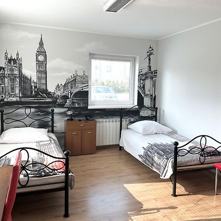 Leo Hostel Познань Екстер'єр фото