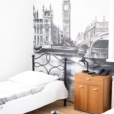 Leo Hostel Познань Екстер'єр фото