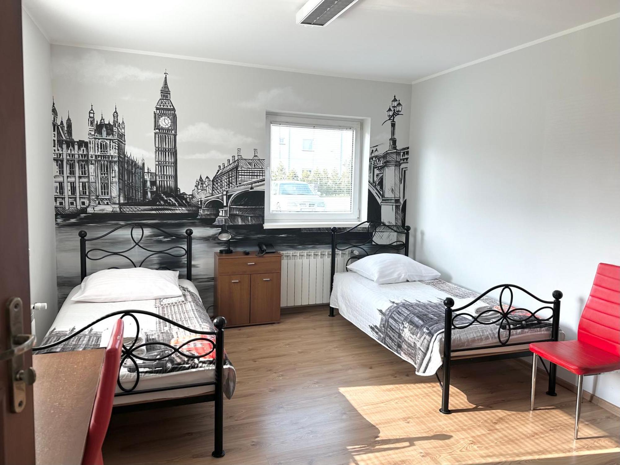 Leo Hostel Познань Екстер'єр фото