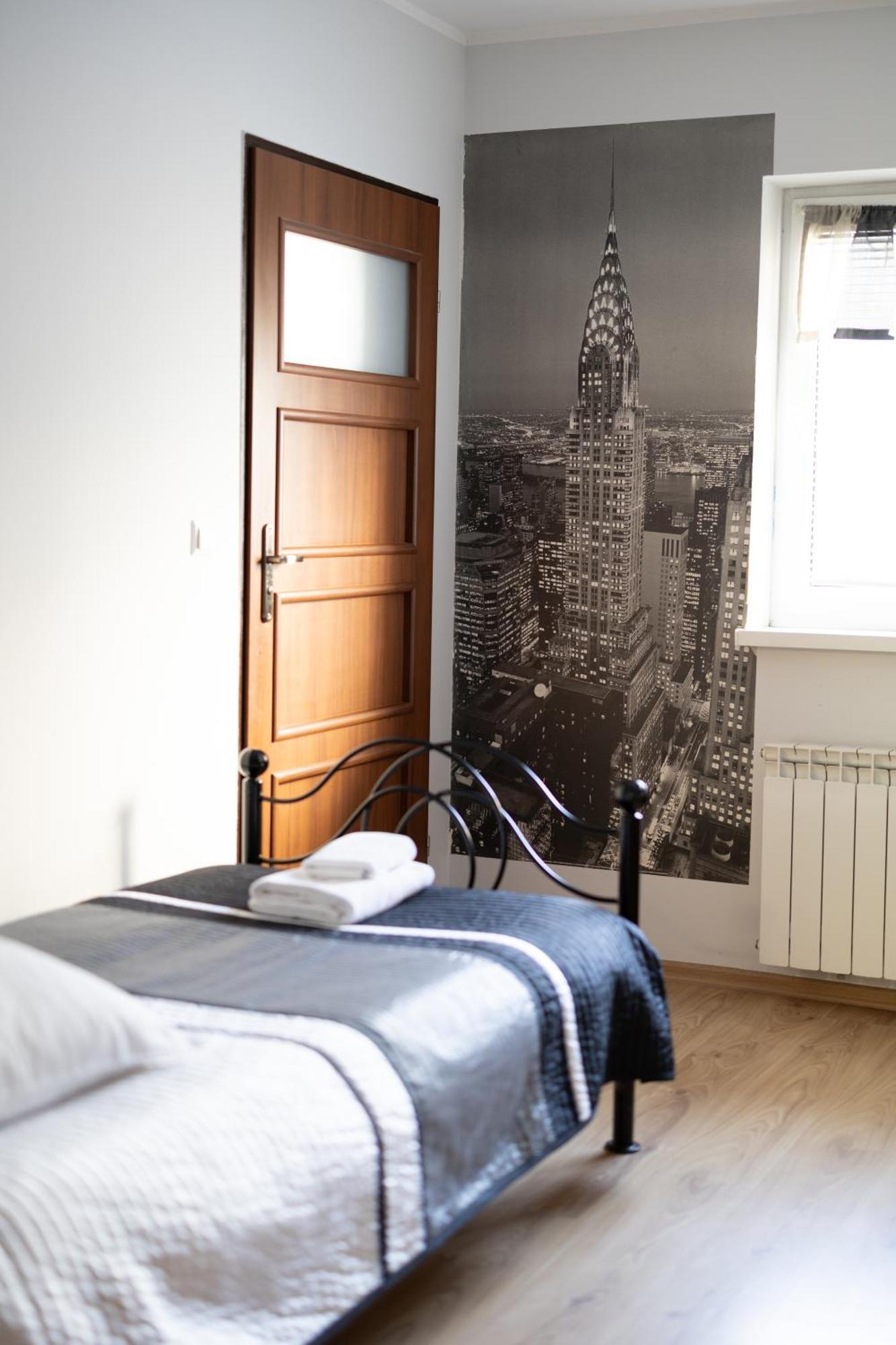 Leo Hostel Познань Екстер'єр фото