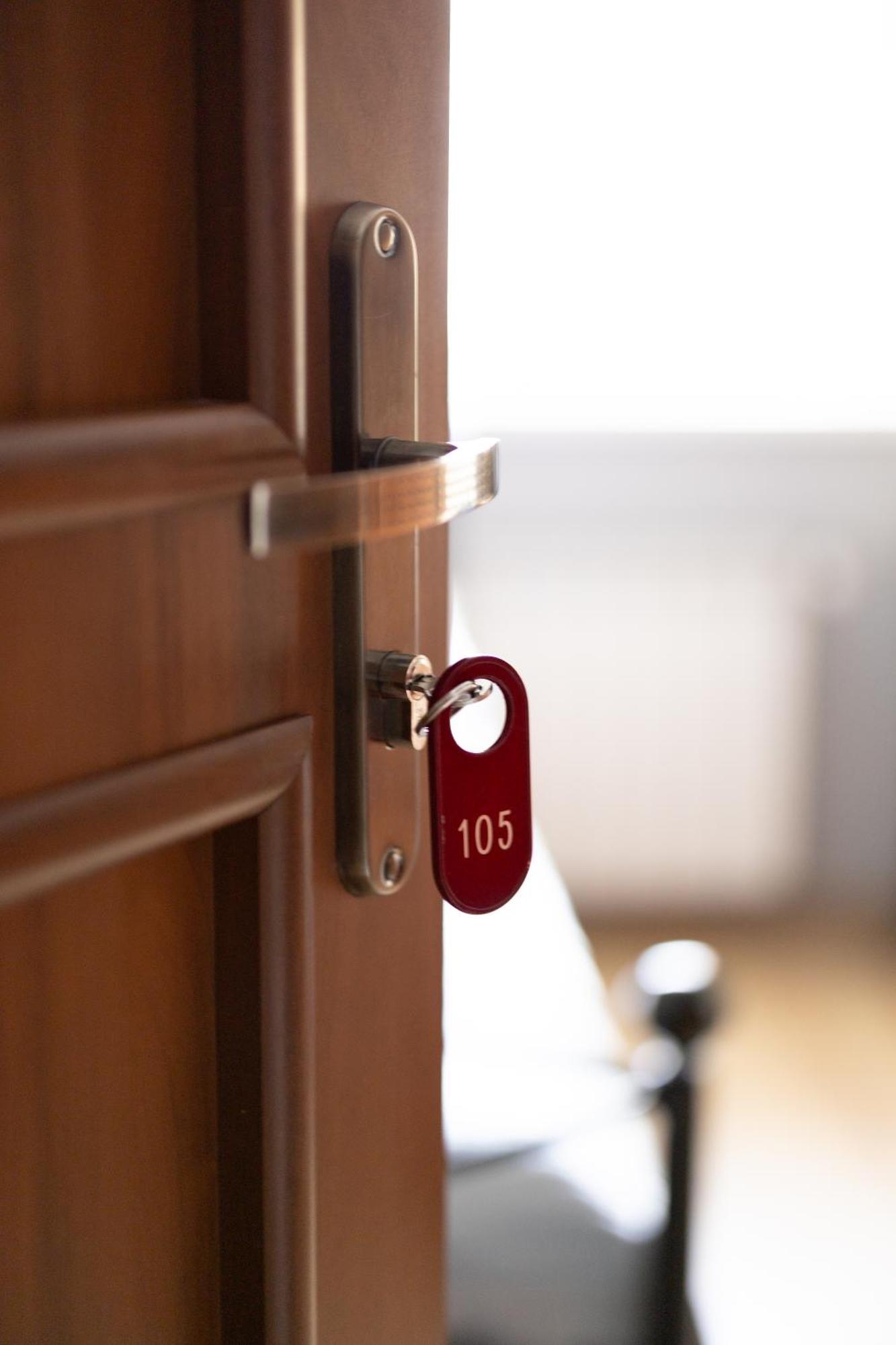 Leo Hostel Познань Екстер'єр фото